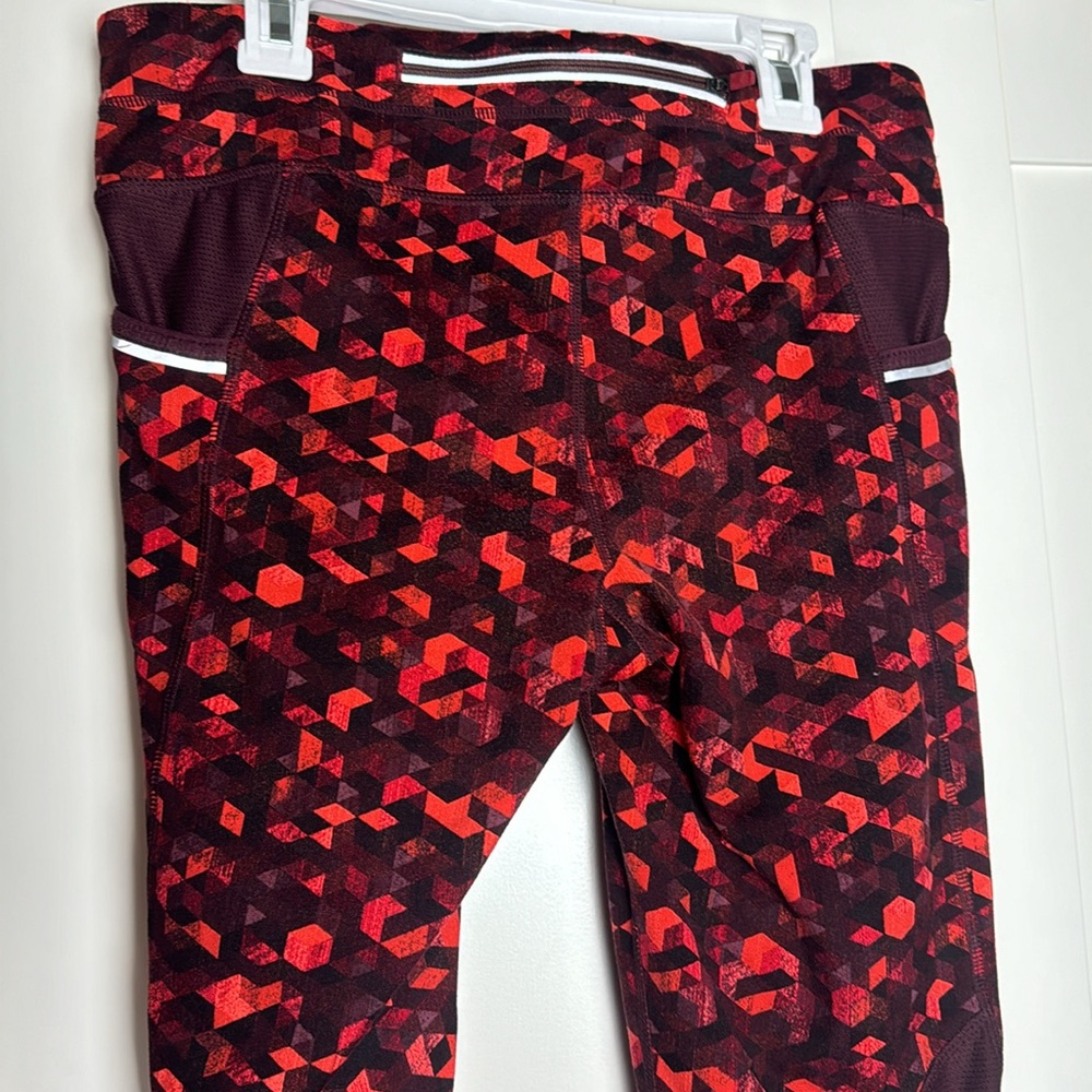 Athleta triangular be free tight women’s small red geometric leggings - Picture 8 of 12